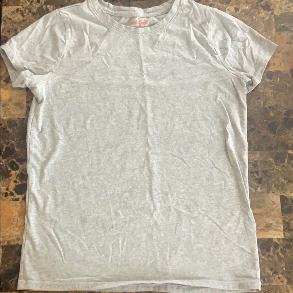A plain grey t-shirt.